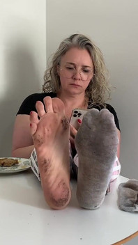 Kaiserin bella sadic's schmutzige socken und schmutzige füße