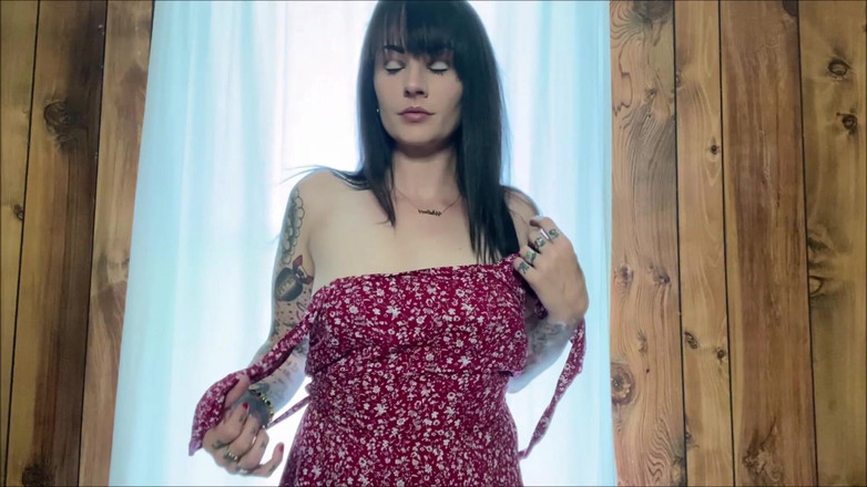 Miss Morticia: Red Daisy Deep