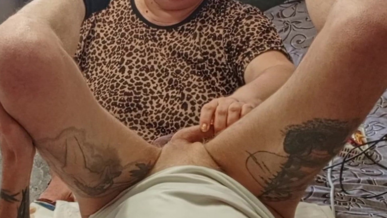 Zona901: Sousedka si hraje s mým ptákem s ústy a rukama, dokud...