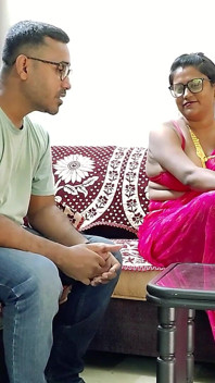सेक्स की भूखी भारतीय पत्नी की मेरे बेस्टफ्रिंड्स द्वारा चुदाई