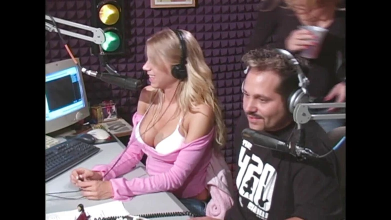 The Classic Archives: She seems to get turned on by the live broadcast