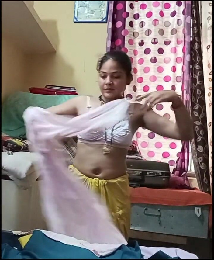 sashaa: Bhabhi wechselt kleid