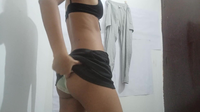 desigirl93: 印度女大学生一边观看一边高潮