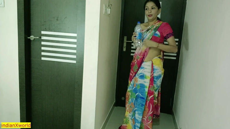 Indian Xshot: Il suocero indiano scopa la nuova moglie del figliastro!! Sesso...