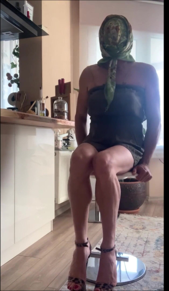 cd_aysemmm: Моя секретарка з великими цицьками (без бюстгальтера)