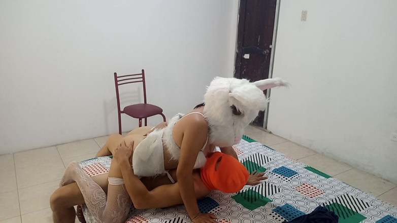 Martin13: 계모와 배다른 아들의 섹스로 끝나는 더러운 의상 파티