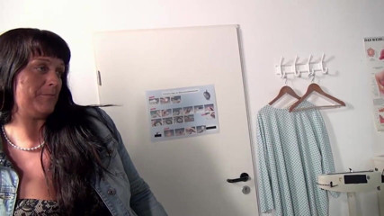Deutschland porn: Mature Milf wants to try the doctor's huge cock!