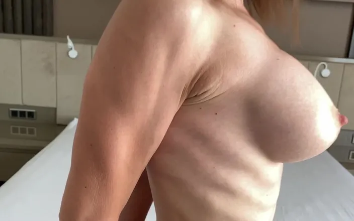 Mistress Mary: Muscular Back &amp; Biceps of Mistress Mary