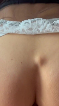 그녀의 남편에게 모든 구멍에서 따먹히는 놀라운 밀프