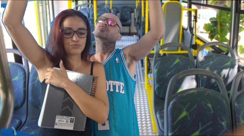 ksalnovinhos: Úchyl veřejně naboural vysokoškoláka zezadu v autobuse!