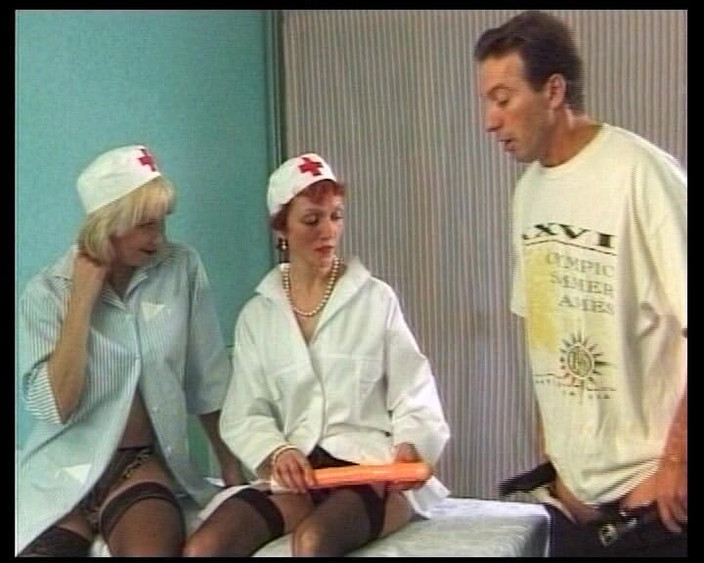 Under German Roofs: Німецькі пизди повій не можуть дочекатися, щоб проникнути в хільт 15