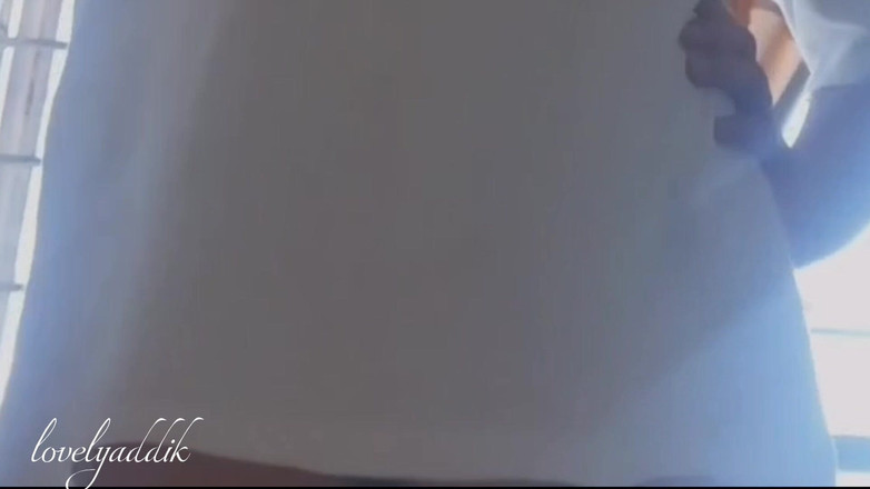 Lovelyaddik: Vul mijn poesje in de keuken