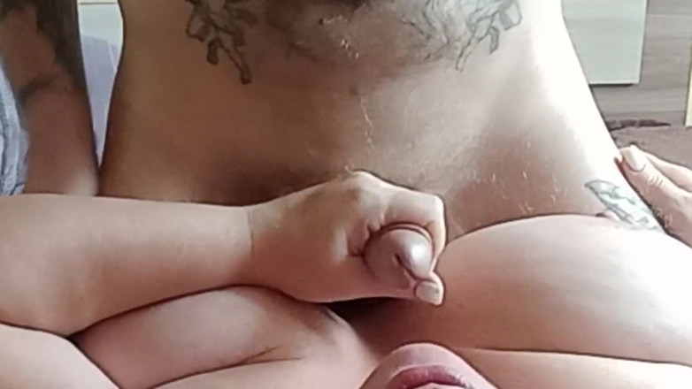 Zona901: Faz meu pau duro e se masturba até o fim