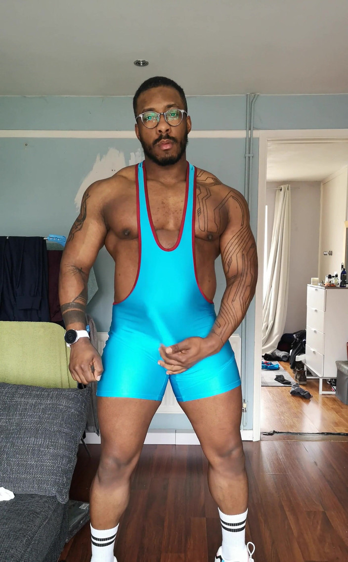 Amadeus: Więcej bug cock w tym tygodniu, jak będę w domu...