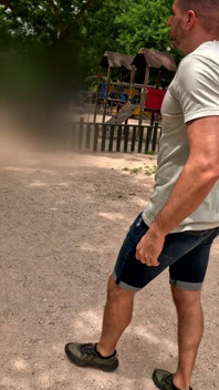 Milf grávida de 9 meses é pega