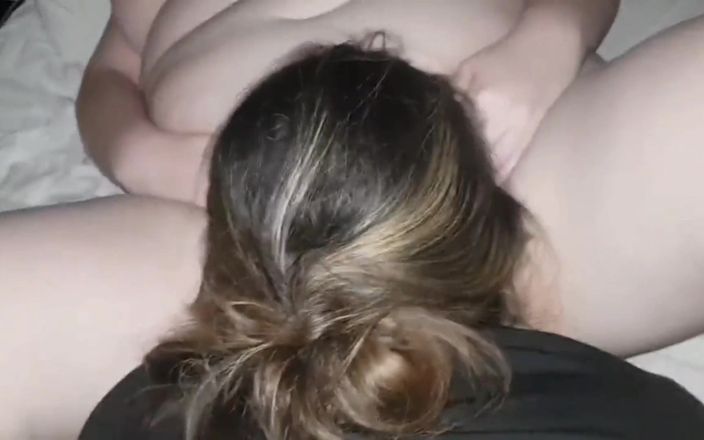 Real homemade BBW BBC porn: Mff舔舐阴户，同时被大黑屌后入我的阴户