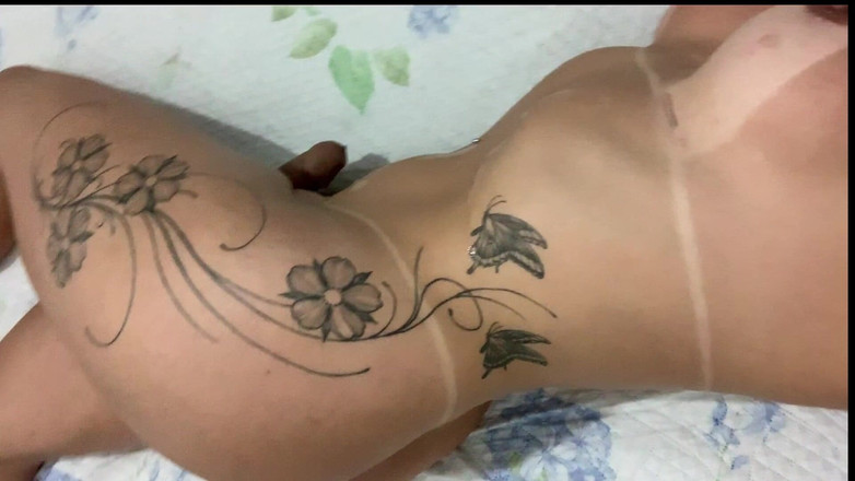 Agatha Lyra: O masturbare fierbinte la prânz.