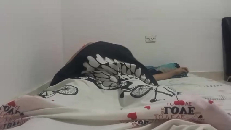 Mr_jhovin: カップルの恋人がミッショナリーとカウガールで情熱的なセックスの瞬間を