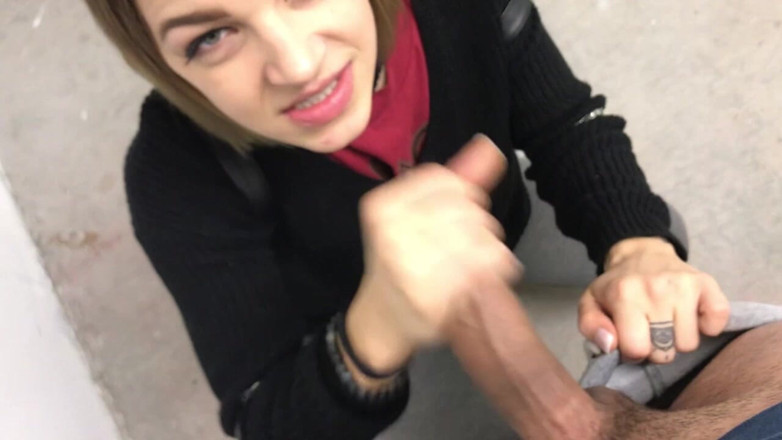 Evelin Stone: Riskli ıslak araba azgın oral seks