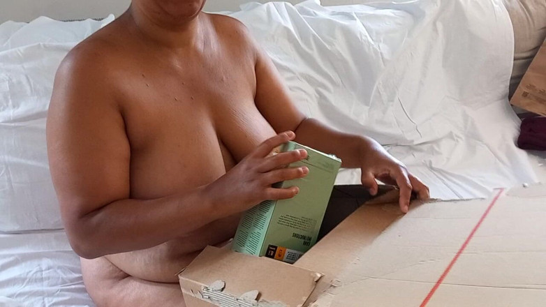 Natural-Woman-Silke: Mở hộp món quà đầu tiên từ người hâm mộ