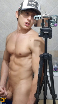 Flexing My Muscles and Cumming!