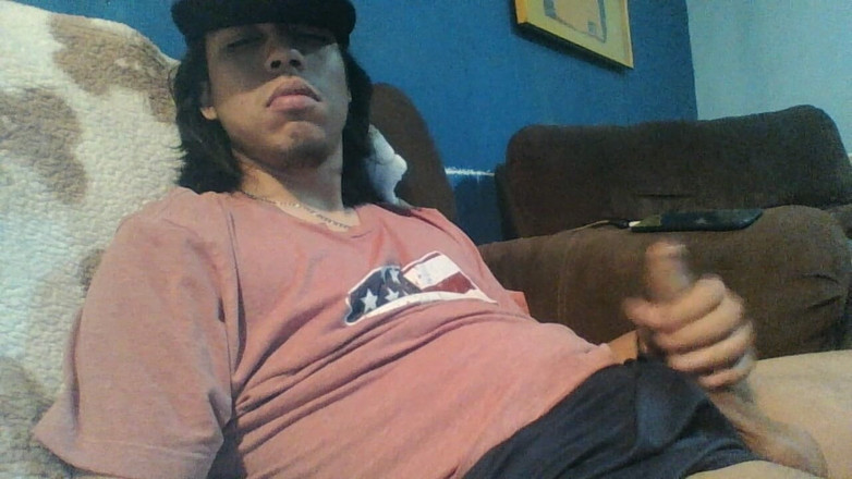 AlexAlejandro13: Thứ Sáu Chạm vào con cặc của tôi