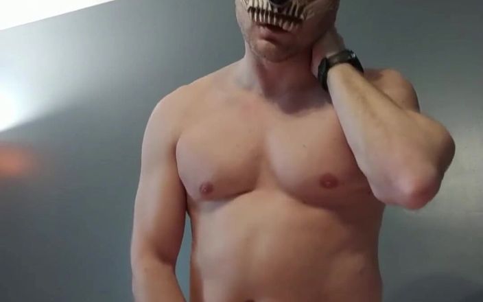 Bald Daddy: Balddaddy demon наповнює lovense max 2 спермою, стогнучи про його чорну повію, з анальною пробкою в дупі