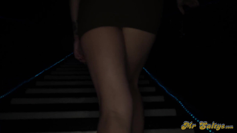 CreamPiled: Ejaculare multiplă la Clubul Sexy cu Kenzie Taylor