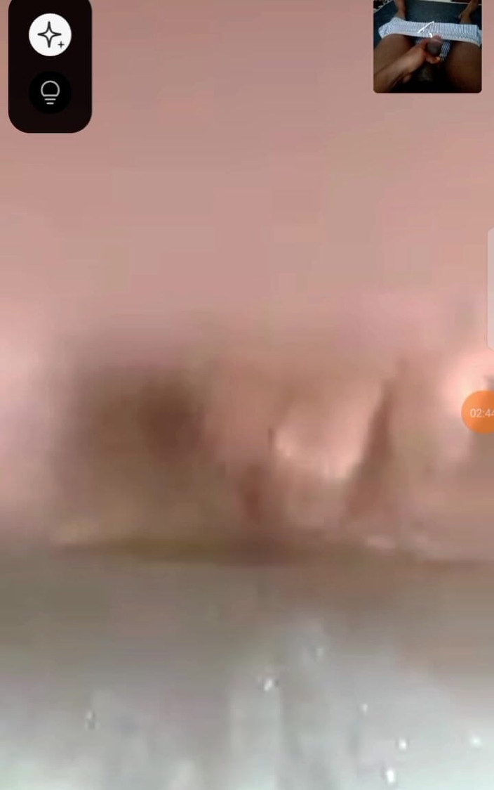 Me and my new slut: Podvádějící zralá vdaná žena na videohovoru šuká se svým klukem