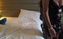 Mature Tina TV: Plezier en frolics in het hotel, verschillende pruiken dragen en...