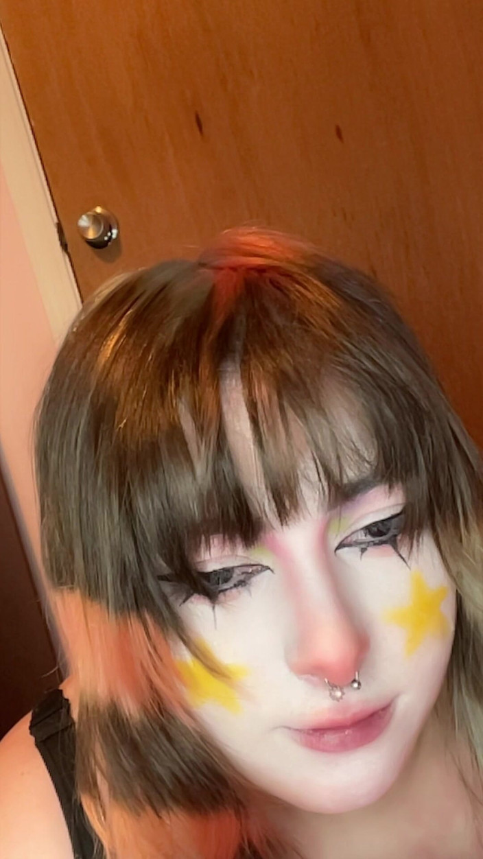 Mushroombitchx: Tvář s orgasmem z galaxie