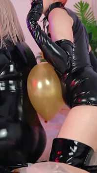 Sexy fetiš, vzduchové balónky a dívky latexová gumová párty Arya Grander