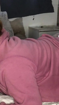 라티나 펜테야의 입에서 나오는 정자