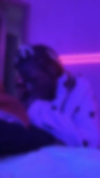 Молода b*tch відсмоктує мене насухо після зустрічі з нею в торговому центрі