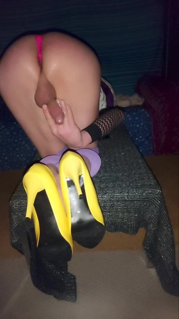 Lizzaali: Cumscene making a huge mess in my pantyhose