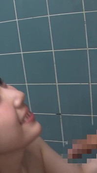 Verbotener creampie: Masturbation in der Badewanne mit der nackten stiefschwester! Vol. 3