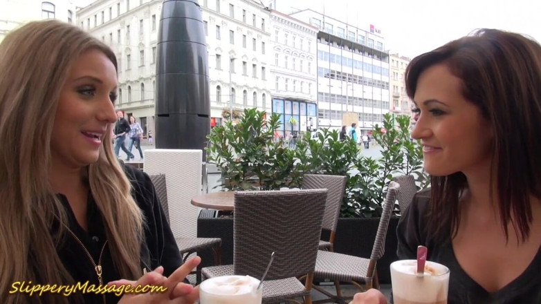 Slippery massage: Masaje nuru resbaladizo con Lexina Paris y Whitney Conroy