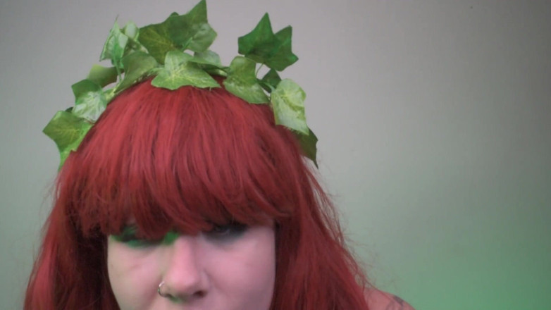 Deanna deadly: Poison Ivy tan chảy bởi siêu anh hùng POV