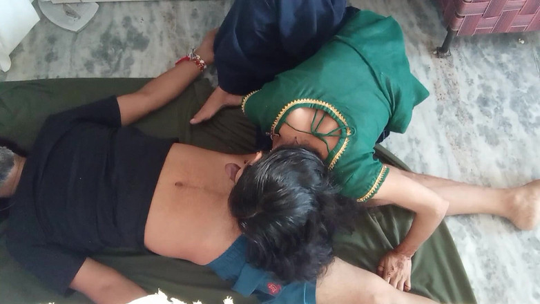 Desi stepfamily: Desi hete romantische 18+ stiefdochter zuigt stiefvader