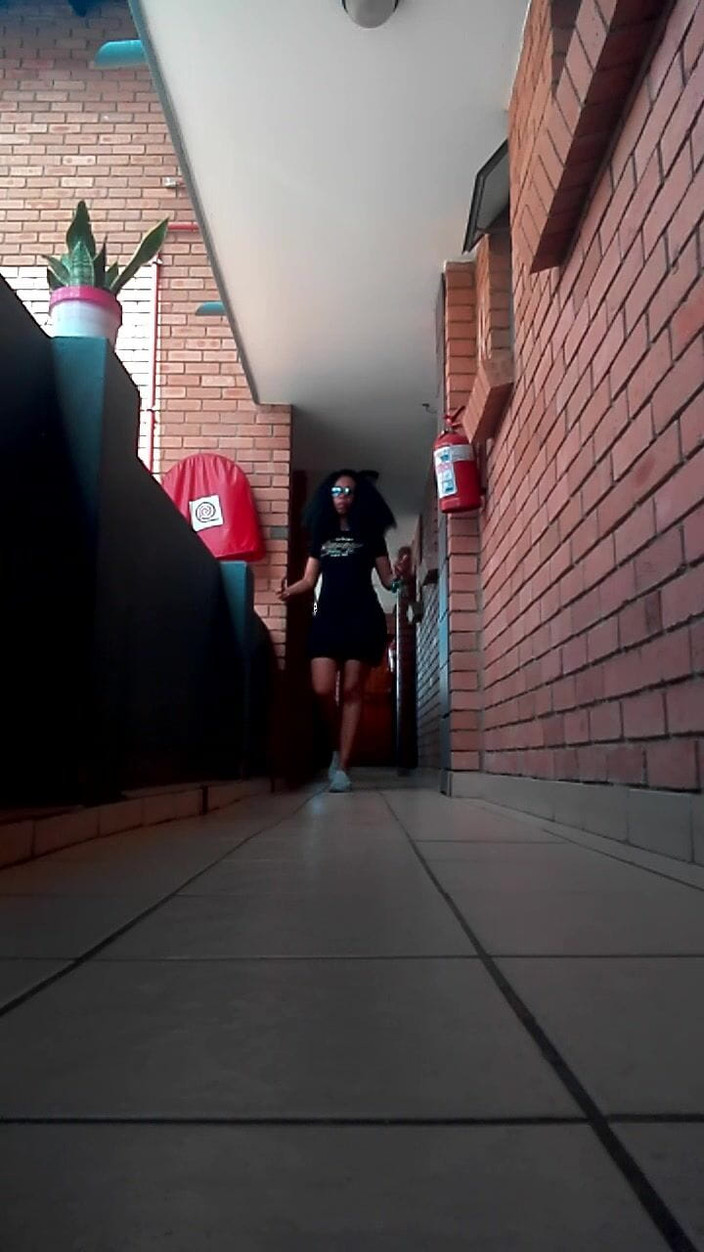 AnalEbony: Zenci çıplak olmayan tam vücut