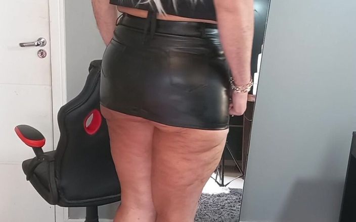 Sexy ass CDzinhafx: 我穿着性感的迷你裙