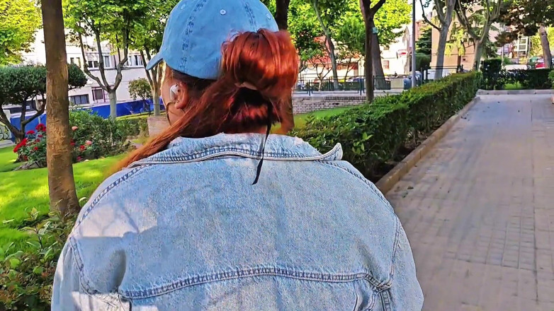 Latincurvyredhead: Жена моего сводного брата просит меня помочь ей насладиться ее фантазией мастурбации на улице и делать мне сквирты после моего визита