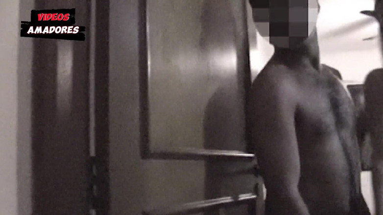 Amateurs videos: Pacarku lari sambil bugil di depan teman-temanku