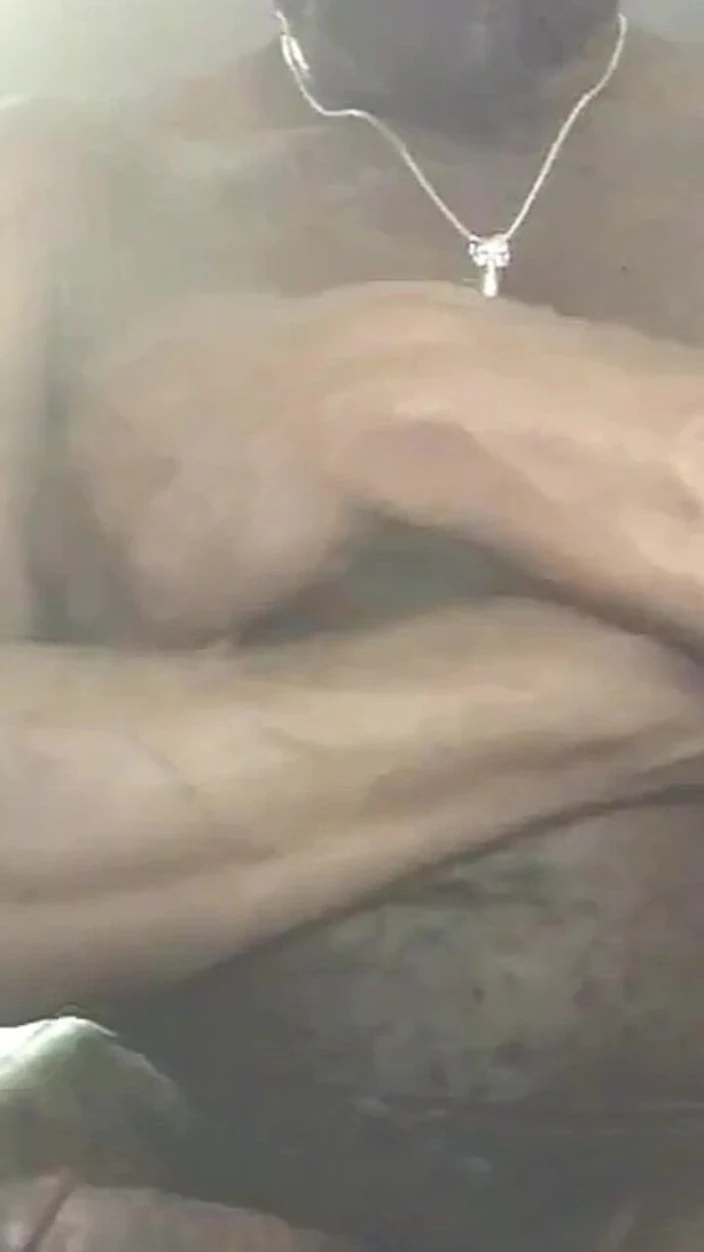 Black smoking muscle stepdad: Sesi ngentot ganas sama kontol besar pria kulit hitam sampai...