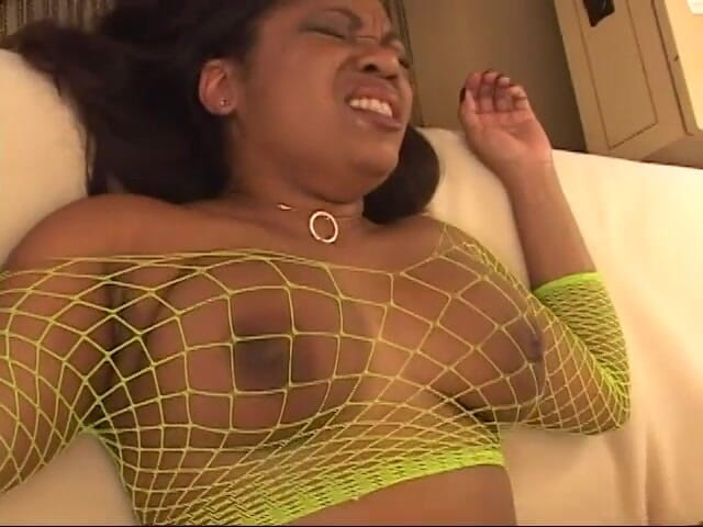 Best Butts: Sexy big ass black milf in green fishnet in bed...