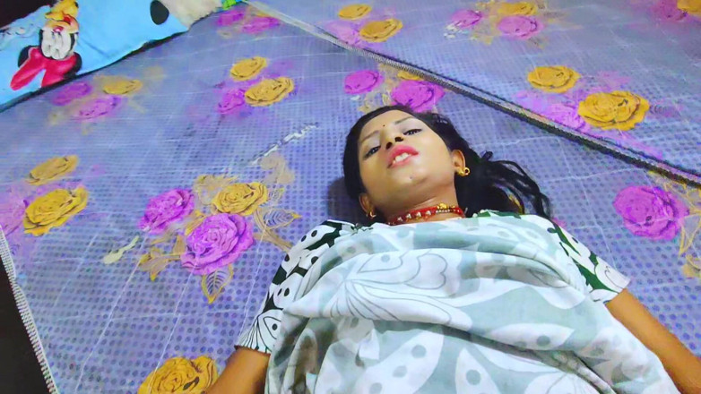 BadAim6: Indian Stepmom Shared Single Bed and Made Stepson Happy Full...