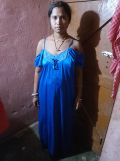 HottishDot28: Indische Bhabhi eerste keer in nachtelijke jurk, ga ik naakt...