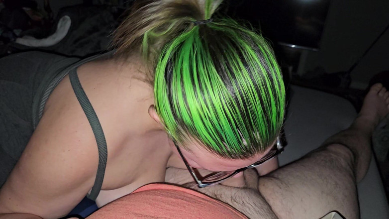 Funhousewife69: 흑형 대물 과 섹스하는 녹색 머리 마누라