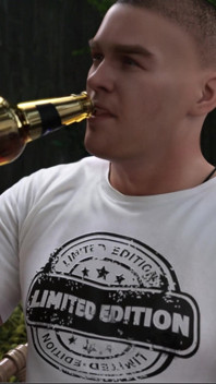 도덕의 경계 7 우리는 그릴에 예기치 않은 방문이 있었고 우리 둘 다 토플리스있어