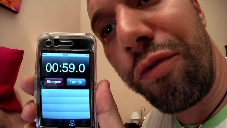 Amateur Pornos XXX: Une Blonde Suce Une Énorme Bite Dans Un Trio Déjanté